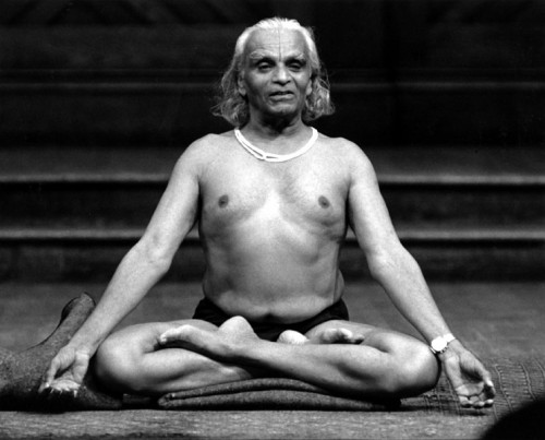 B.K.S. Iyengar - twórca jogi
                                     iyengarowskiej